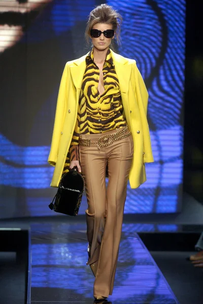 Look 11